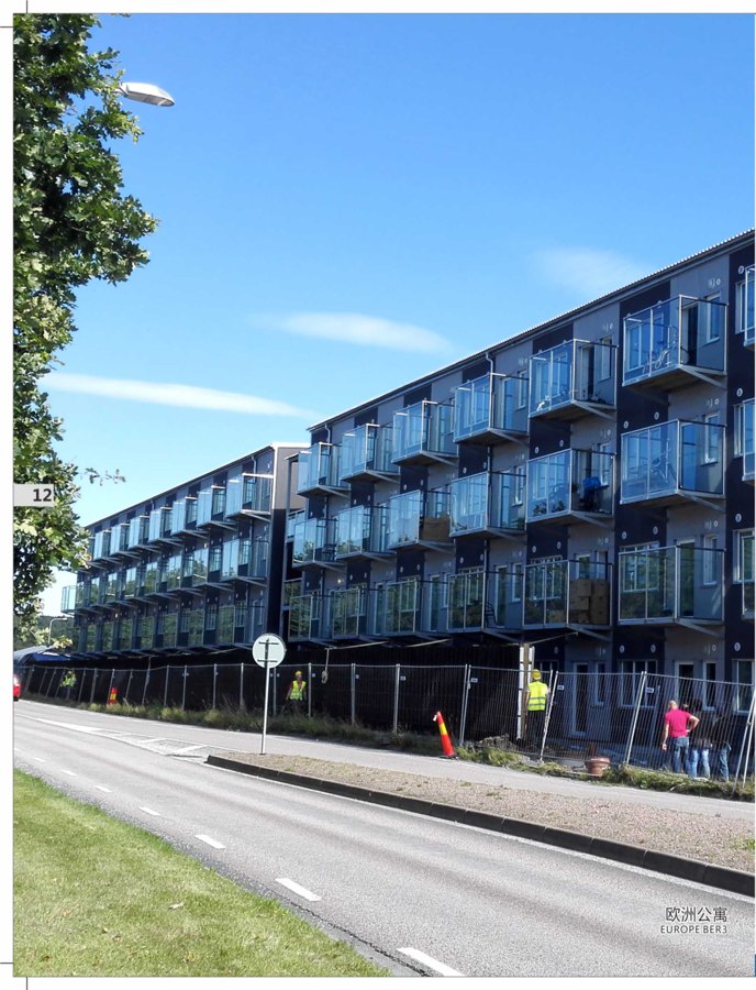 Edificio de apartamentos en contenedores de cuatro pisos en Suecia con balcones
